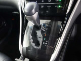 操作性の良いシフトレバーになっています。