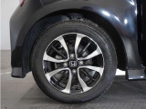 アルミホイール装着車です!これで足元まわりもおしゃれにきまります!