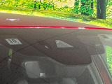 【スマートブレーキサポート】走行中に前方の車両等を認識し、衝突しそうな時は警報とブレーキで衝突回避と被害軽減をアシスト。より安全にドライブをお楽しみいただけます。