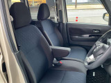 運転席・助手席の方が座るシートです。実際お座りいただくのが、分かりやすいと思います。お気軽にご来店ください