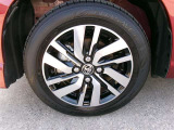14インチ純正アルミホイール。路面に近いホイール部分は特に目立ちますし、車のイメージも大きく変わりますよ!