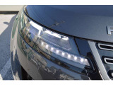 LEDシグネイチャー付きライトヘッドライトが装着されて夜間走行が楽に運転が出来ます。