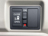 【パワースライドドア】スマートキーや運転席のスイッチでスライドドアの開閉が可能♪電動だから力を入れてドアを開ける必要が無く、小さいお子様でも、重い荷物を持っている時もラクに開け閉めできます♪