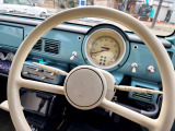 ステアリングはオリジナルのまま