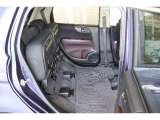 HONDA独自の機構!リアシートはチップアップ(跳ね上げ)することにより背の高い荷物も楽々積み込みすることが可能!!より空間を有効にするためにも大変便利なシートアレンジになります!!