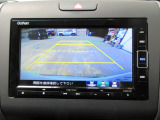 バックカメラの画像です。ガイドラインがスムースな車庫入れをサポートいたします!車庫入れの安心感がアップしますね☆