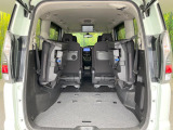 普段のお買い物や通勤、送迎等に十分な荷室スペースを確保しております。セカンドシートを倒すと、大きな荷物の積載も可能です♪