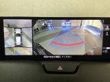 狭い場所での駐車やすれ違いなどでより的確な運転操作に役立つ360&deg;ビューモニターが装備されています。