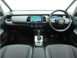 ◆視界広々で非常に運転しやすくロングドライブでも疲れを感じさせないすっきりとまとまったインパネ周りです。