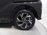 自動車保険もおまかせ下さい!保険資格をもったスタッフがお客様のニーズにあったプランをご提案させていただきます。もしもの時も、私たちが丁寧・誠実にご対応させていただきます!