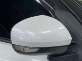 視認性の良いターンランプ付きドアミラー。 周りからどっちに曲がるか判りやすくなって安全性が向上しますね。