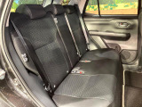 後部座席も気になるようなキズ・汚れやへたり等、大きなダメージはなく、良好な状態です。