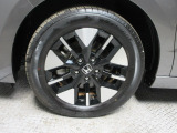 アルミホイール付きで足元もスタイリッシュに!