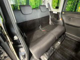 後部座席も気になるようなキズ・汚れやへたり等、大きなダメージはなく、良好な状態です。