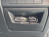 ETCももちろん搭載。いちいち料金所で停車する必要なんて当然ないです。スムーズにストレスなくドライブをお楽しみください。(※支払総額にセットアップ費用は含まれておりません。)