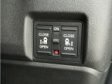 視界広々で運転しやすくロングドライブでも疲れを感じさせないすっきりとまとまったインパネ周りです。