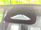 【トヨタセーフティセンス】走行中に前方の車両等を認識し、衝突しそうな時は警報とブレーキで衝突回避と被害軽減をアシスト。より安全にドライブをお楽しみいただけます。