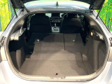 普段のお買い物や通勤、送迎等に十分な荷室スペースを確保しております。セカンドシートを倒すと、大きな荷物の積載も可能です♪