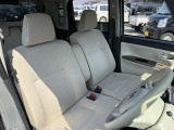 運転席シート廻りは使用感も少なく、良好な状態となっています。前オーナー様が丁寧に使っていたことがよくわかりますね。