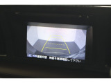 バックカメラが装備されており、後方の安全確認はもちろんのこと狭い場所での駐車や雨の日・夜間など視界の悪いコンディションでのストレスの軽減にもなります!