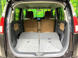 普段のお買い物や通勤、送迎等に十分な荷室スペースを確保しております。セカンドシートを倒すと、大きな荷物の積載も可能です♪