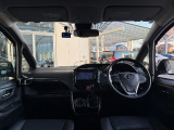 インパネ周りのお写真です。 視界が広く運転もしやすくなっております♪