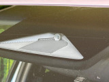 【ホンダセンシング】走行中に前方の車両等を認識し、衝突しそうな時は警報とブレーキで衝突回避と被害軽減をアシスト。より安全にドライブをお楽しみいただけます。