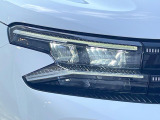 ●LEDヘッドライト:夜間走行時も良好な視界を確保し安心して運転できる高輝度LEDヘッドライトを装備!点灯速度が早く、消費電力も抑えられています。
