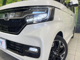 【シーケンシャルターンランプ付きLEDヘッドライト】人気の『流れるウィンカー』付きのLEDヘッドライトを装備♪高級感はもちろん、点灯時は存在感たっぷりで他車からも認識されやすく安心です。