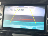 【バックカメラ】駐車時に後方がリアルタイム映像で確認できます。大型商業施設や立体駐車場での駐車時や、夜間のバック時に大活躍!運転スキルに関わらず、今や必須となった装備のひとつです!