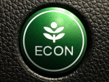 ★ECONスイッチ★ エコドライブを加速しよう!スイッチをONにすると、運転の仕方によるロスを抑え込み燃費をよくするようクルマが頑張ります(*^ー^*)燃費向上にチャレンジ♪