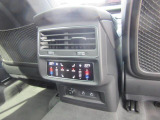 後席用エアコン、4ゾーン調整