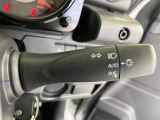 【オートライト】周りの明るさに応じて自動でヘッドライトの点灯・消灯ができる機能です!ライトの付け忘れ・消し忘れなどが無くなり、雨の日や夕方の走行も安心!トンネル通過時も便利ですね♪