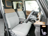 「かどまる四角」のデザインコンセプトのルークス!ヘッドレストまでも「かどまる四角」デザイン!運転席シートリフター(ラチェット式)で、座面の高さも調整ができます。シートヒーター付き!