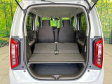普段のお買い物や通勤、送迎等に十分な荷室スペースを確保しております。セカンドシートを倒すと、大きな荷物の積載も可能です♪