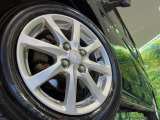 【純正14インチアルミホイール】外観にマッチした純正アルミホイールを装着しております。各種社外アルミホイールや、スタッドレスタイヤも取扱いしております。是非ご相談ください♪