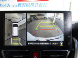 車両を上から見たような映像をディスプレイオーディオ画面に表示するパノラミックビューモニター