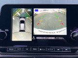 【アラウンドビューモニター】このように真上から見下ろしたような映像が映し出されるため駐車やバックが苦手な方でも安心して行うことが可能となります!!