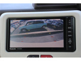 バックモニター付ですので、車庫入れも駐車もラクラクです。