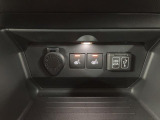 シートヒーターを装備しています☆スイッチを入れていただくとシートの座面が暖かくなり冬場などの寒い季節に快適に運転していただけます☆