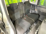 後部座席も気になるようなキズ・汚れやへたり等、大きなダメージはなく、良好な状態です。