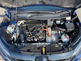 エンジンルームの画像です。店舗にて現車の確認もいただけますので、お電話で在庫のご確認の上是非ご来店くださいませ!!!ワクワクするクルマ選びをご提案します!