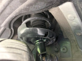 お車を安心してお乗りいただく為には、足回りの定期点検が欠かせません。サービスサポート(有償保証)では無料点検もご提供しており、安心のカーライフをお過ごしいただけるサポート体制が整っています。