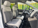 運転席シート廻りは使用感も少なく、良好な状態となっています。前オーナー様が丁寧に使っていたことがよくわかりますね。