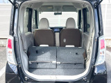 普段のお買い物や通勤、送迎等に十分な荷室スペースを確保しております。セカンドシートを倒すと、大きな荷物の積載も可能です♪