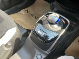 e-パワーモデルの専用シフトノブ!慣れるとすごく扱いやすいです。もちろん専用ドライブモードのeペダルも使えます!