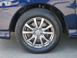 溝もしっかりと残っており、購入後すぐに安心してお乗り頂けます。 Plenty of tread left, so you can drive with peace of mind.