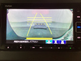 バックでの車庫入れも安心です! リアカメラが付いているバックモニター付のナビを装備しております。操作線もついており距離感も画面から確認できます。