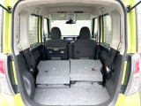 普段のお買い物や通勤、送迎等に十分な荷室スペースを確保しております。セカンドシートを倒すと、大きな荷物の積載も可能です♪