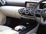 Aクラス A250 4MATIC 4WD 本革シート
